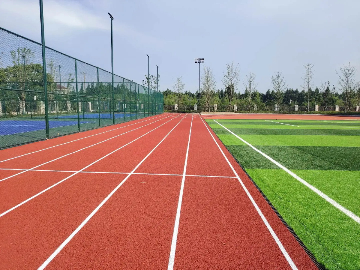 Hybrid EPDM Track - Haiyan Senior High School